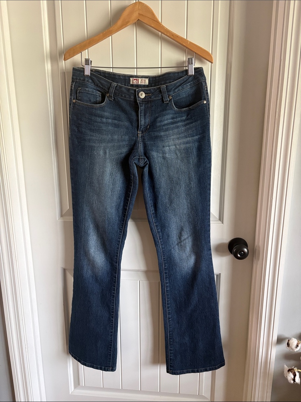 lei Ashley Bootcut jeans size 11 long embroidered back pockets 2014 Y2K-inspired